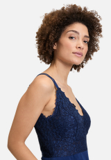Jumpsuit mit Spitze / Detailbild