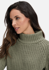 Strickpullover mit Stehkragen / Detailbild