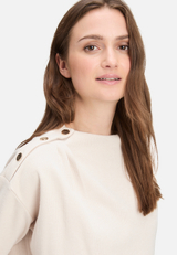 Sweatshirt mit Kragen / Detailbild