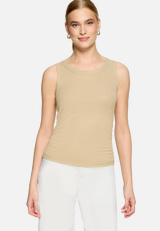 Basic-Top im Glitzer-Look / Modellfoto Vorderseite