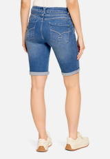 Jeans-Shorts mit Stickerei / Modellfoto Rückseite