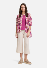 Leinenbluse mit Kragen / Modellfoto Vorderseite (Outfit)