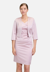 Bolero-Jacke mit Kellerfalten / Modellfoto Vorderseite