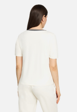 Basic Shirt mit Aufdruck / Modellfoto Rückseite