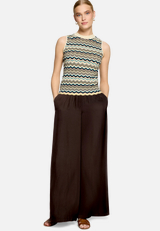 Strick-Top mit Zick-Zack Muster / Modellfoto Vorderseite (Outfit)