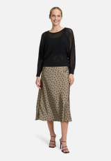 Satinrock mit Print / Modellfoto Vorderseite (Outfit)