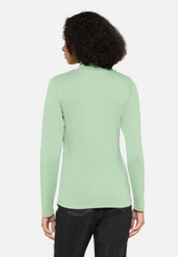 Basic Shirt mit Kragen / Modellfoto Rückseite