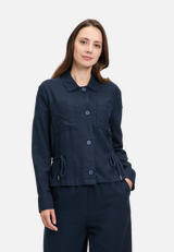 Casual-Jacke mit Taschen / Modellfoto Vorderseite