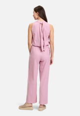 Jumpsuit mit hohem Kragen / Modellfoto Rückseite