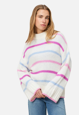 Grobstrickpullover mit Streifen / Modellfoto Vorderseite