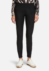 Leggings schmal geschnitten / Modellfoto Vorderseite
