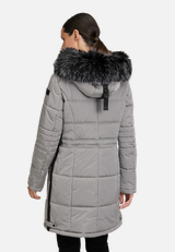 Steppjacke mit Kapuze / Modellfoto Rückseite