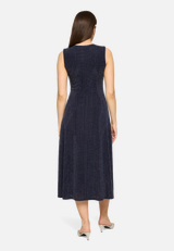 Cocktailkleid im Glitzer-Look / Modellfoto Rückseite
