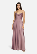 Abendkleid mit Wasserfallausschnitt / Modellfoto Vorderseite