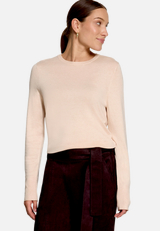Basic-Pullover  mit Rundhalsausschnitt  / Modellfoto Vorderseite