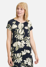Printshirt mit Gummizug / Modellfoto Vorderseite