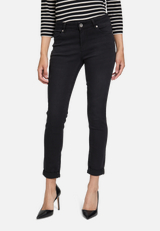 Slim Fit Jeans  mit Stretch-Anteil Style Sunny Short  / Modellfoto Vorderseite