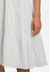 Spitzenkleid mit Lochmuster / Detailbild