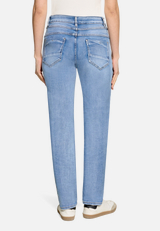 Boyfriend-Jeans im Vintage-Look / Modellfoto Rückseite