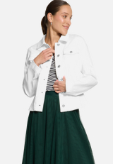 Jeansjacke tailliert mit Knopfleiste / Modellfoto Vorderseite