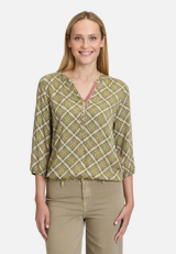 Casual-Bluse mit Muster / Modellfoto Vorderseite