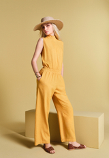 Jumpsuit mit hohem Kragen / Imagebild