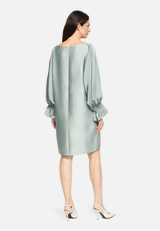 Midikleid langarm / Modellfoto Rückseite