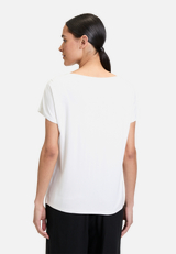 Basic Shirt mit U-Boot-Ausschnitt / Modellfoto Rückseite