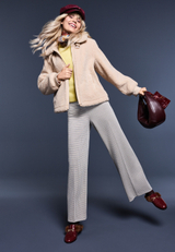 Plüschjacke mit Eingrifftaschen / Imagebild