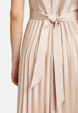 Chiffonkleid mit Plissee / Detailbild