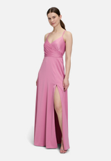 Abendkleid mit V-Ausschnitt / Modellfoto Vorderseite