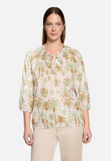 Casual-Bluse mit Raffung / Modellfoto Vorderseite