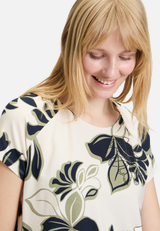 Printshirt mit Gummizug / Detailbild