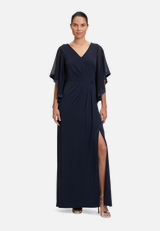 Abendkleid mit Flügelärmeln / Modellfoto Vorderseite