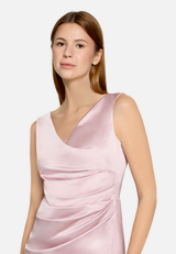 Etuikleid mit Raffung / Detailbild