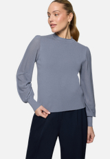 Pullover mit hohem Kragen / Modellfoto Vorderseite
