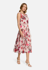 Cocktailkleid mit Print / Modellfoto Vorderseite (Outfit)