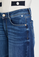 High Waisted-Jeans mit weitem Bein / Detailbild
