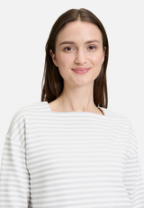 Sweatshirt mit U-Boot-Ausschnitt / Detailbild