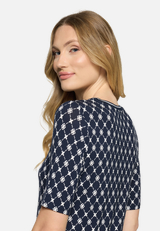 Basic Shirt mit Rippbündchen / Detailbild