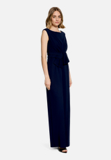 Jumpsuit mit weitem Bein / Modellfoto Vorderseite (Outfit)