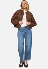 Bomberjacke  mit Reißverschluss  / Modellfoto Vorderseite (Outfit)