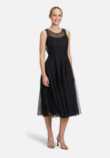 Cocktailkleid figurbetont / Modellfoto Vorderseite
