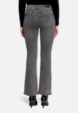Bootcut Jeans mit Waschung / Modellfoto Rückseite