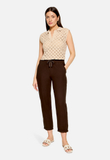 Leinenhose unifarben / Modellfoto Vorderseite (Outfit)