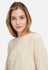 Grobstrick-Pullover mit Effektgarn / Detailbild