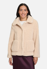 Plüschjacke mit Kragen / Modellfoto Vorderseite