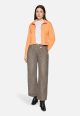Strick-Cardigan mit Stehkragen / Modellfoto Vorderseite (Outfit)