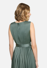 Chiffonkleid mit Plissee / Detailbild
