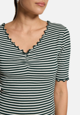 Shirt gestreift mit Raffung / Detailbild